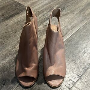 Steve Madden Pink Heels with Sleek Design